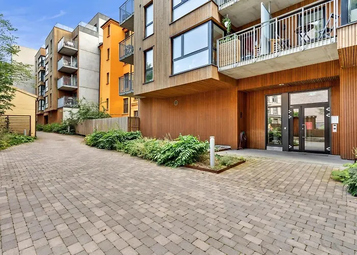 Fantastic On Prime Location דירה *